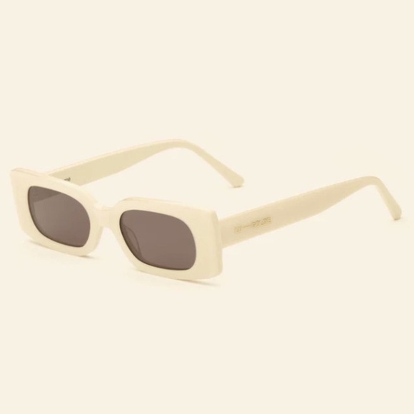 Lu Goldie X Lisa Danielle Cream Salome sunglasses - Picture 3 of 5